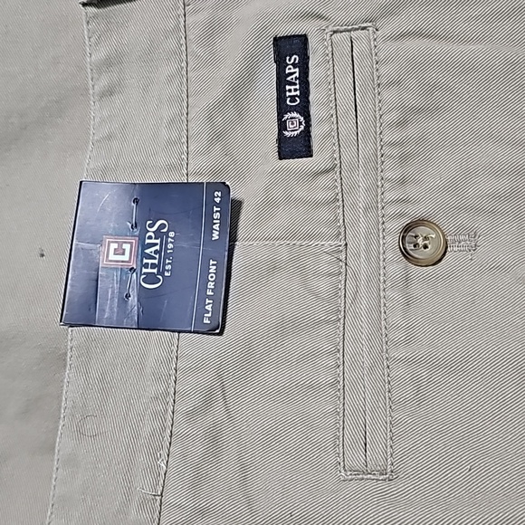 Men's Khaki Shorts - Picture 4 of 4